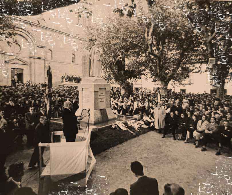 Inauguración da estatua na honrra a Rosalía de Castro